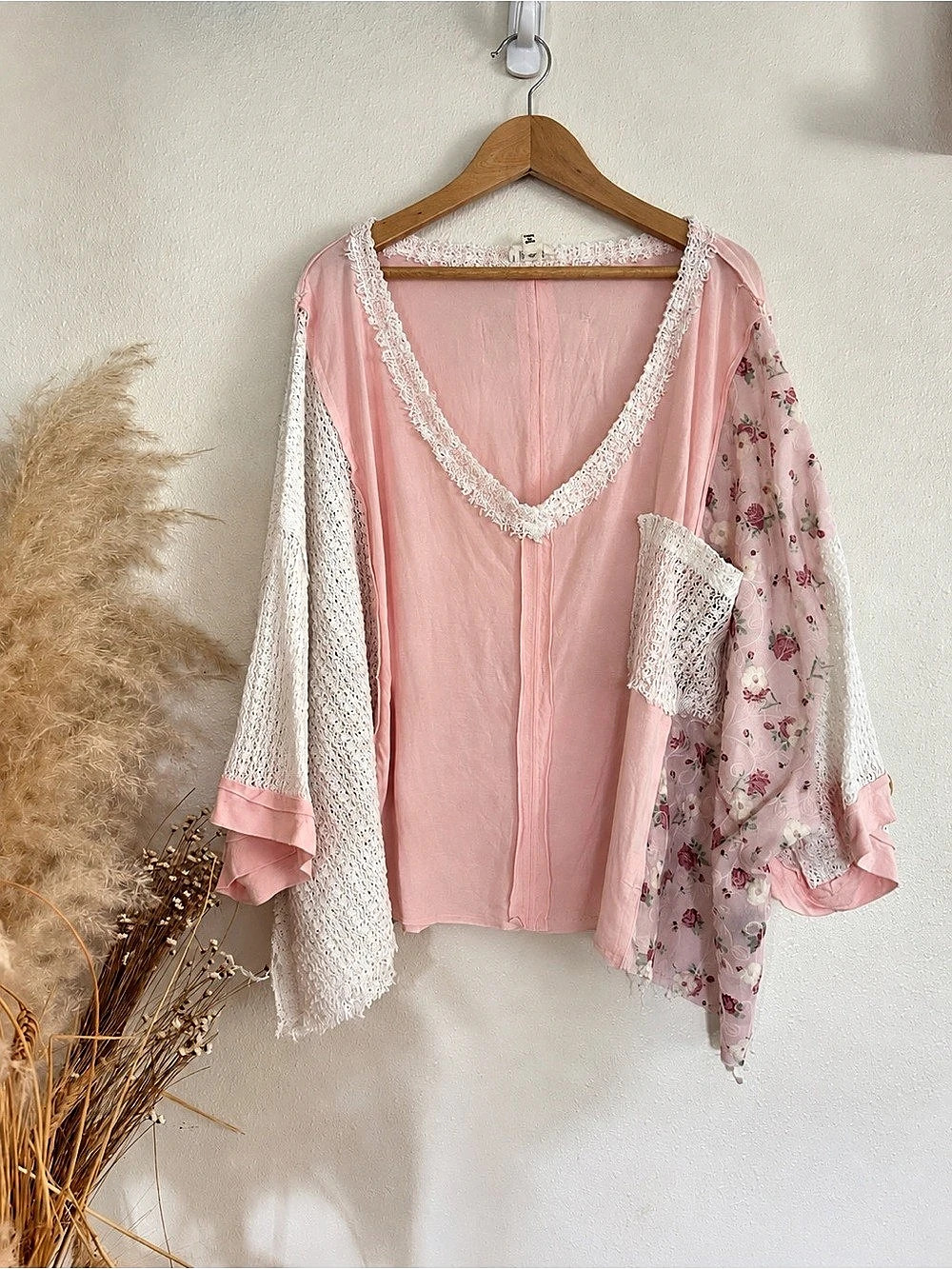 POL Oversized Floral Crochet Lace Patchwork V-Neck Top Pink & White Large